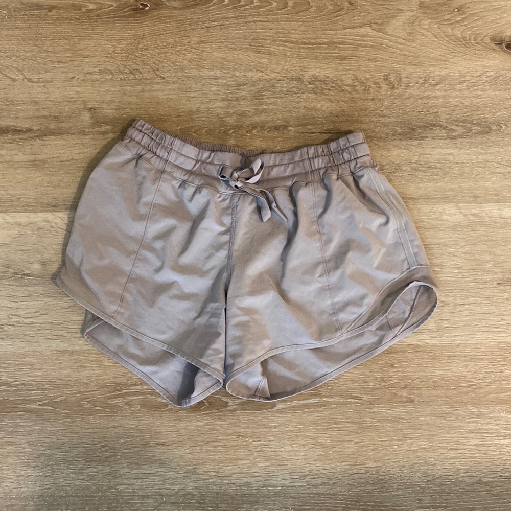 Lululemon size 6 hotty hot shorts.